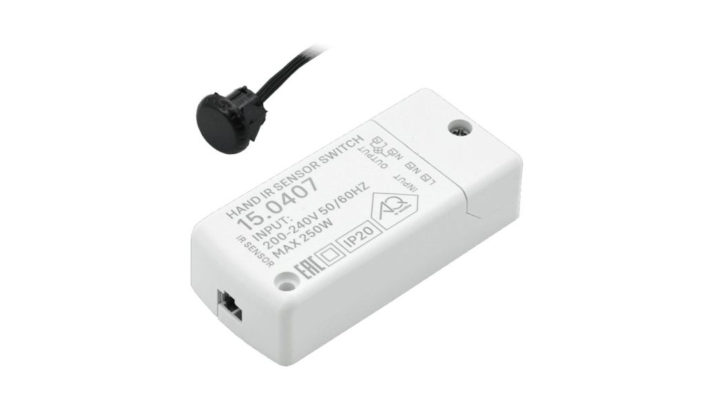 Выключатель врезной/накладной, IR-датчик, на взмах руки, 220V 250W IP20 чёрный AQ